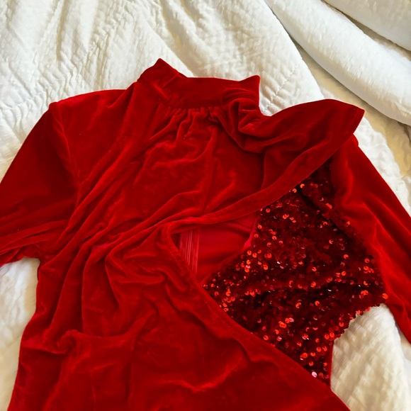 PrettyLittleThing Red Velvet Sequin Mini Dress Size 8 - Picture 3 of 5